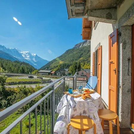 Montroc Sleeps 6 Appartamento Chamonix